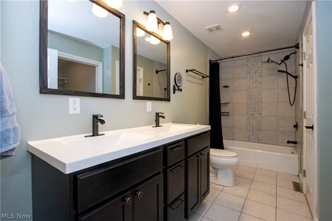 39 S Highland Court Howard OH 43028
