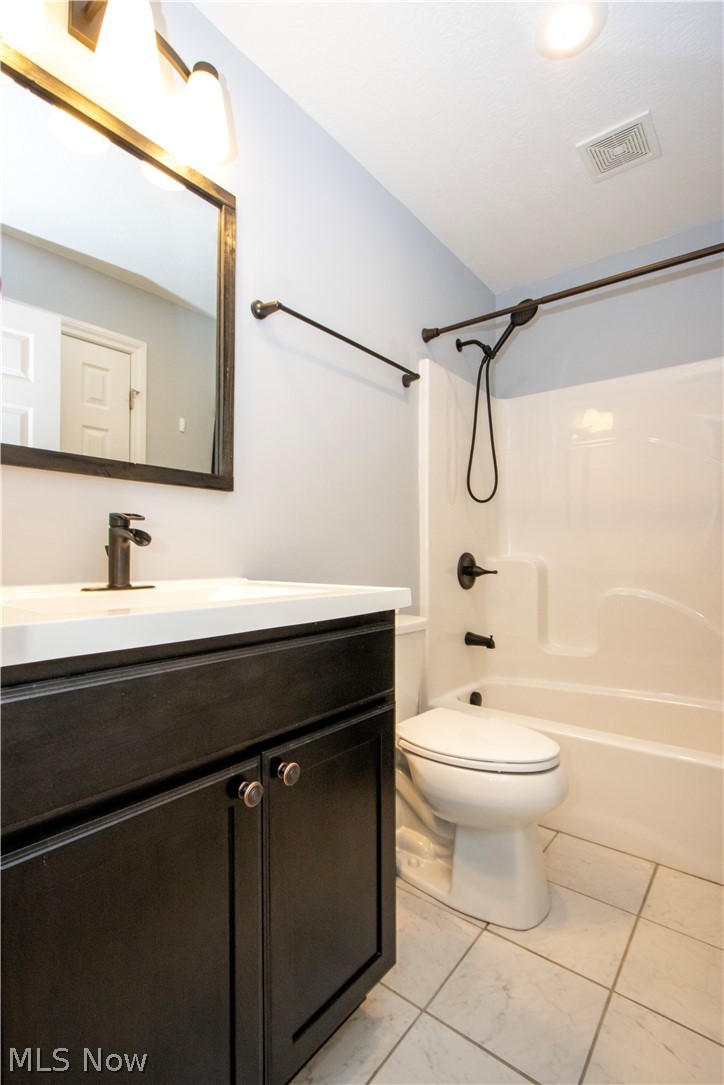 39 S Highland Court Howard OH 43028