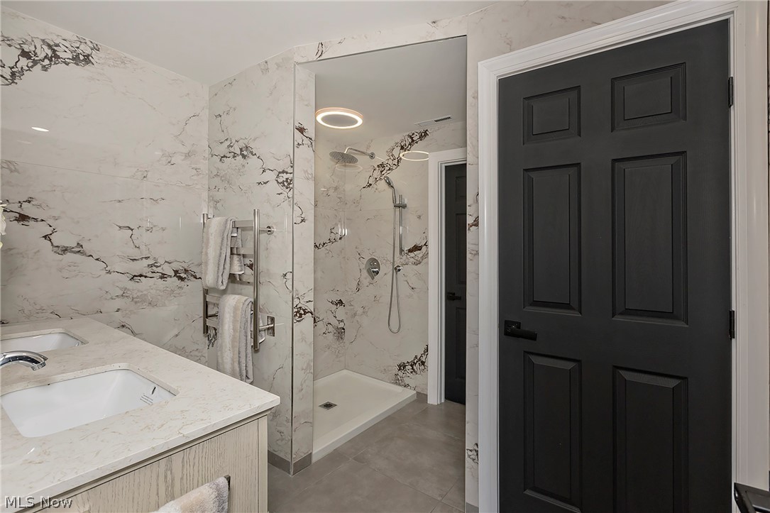 1423 Kenilworth Avenue Cleveland OH 44113