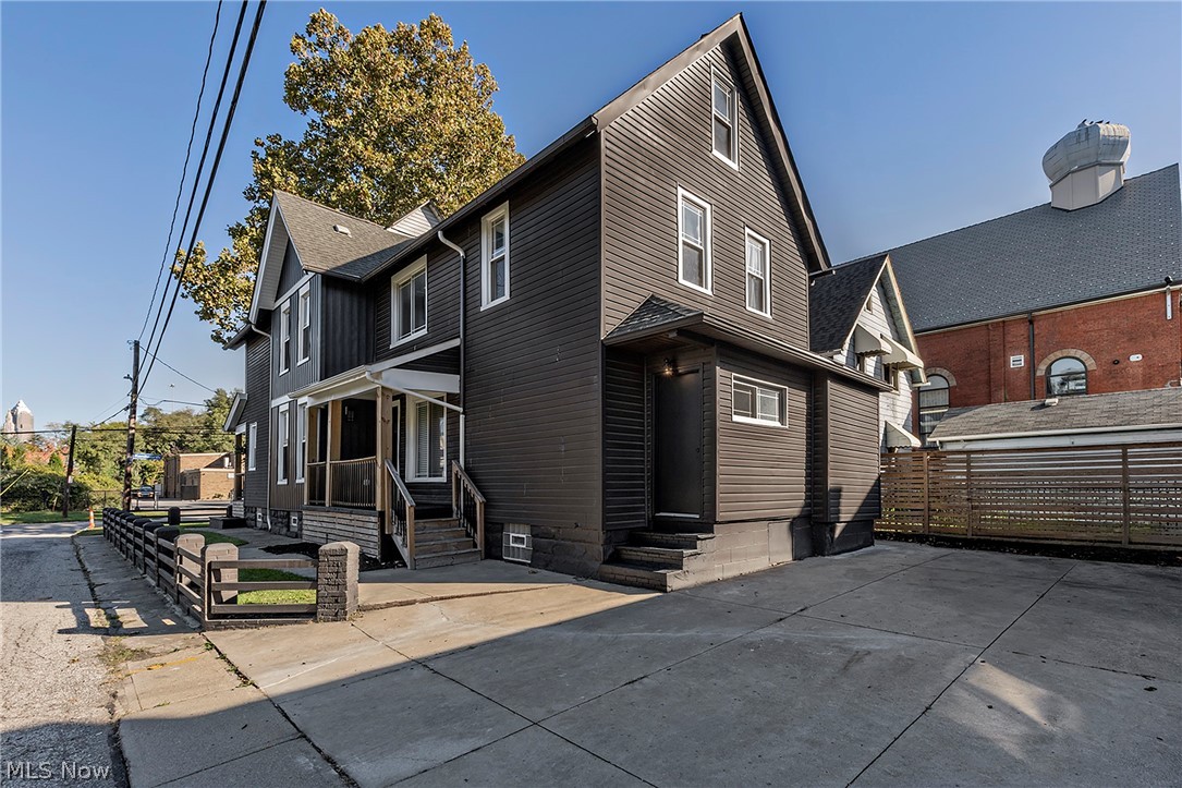 1423 Kenilworth Avenue Cleveland OH 44113