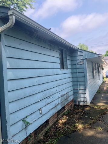 1548 E 296th Street Wickliffe OH 44092
