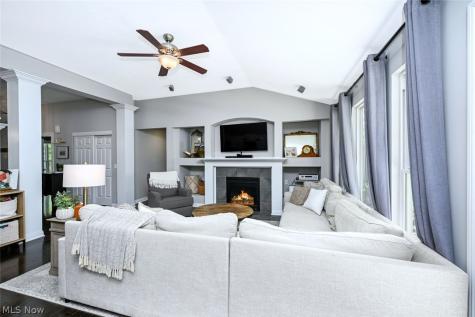4271 Willow Wood Way Uniontown OH 44685