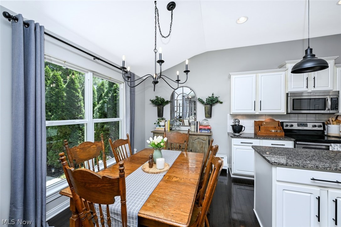4271 Willow Wood Way Uniontown OH 44685