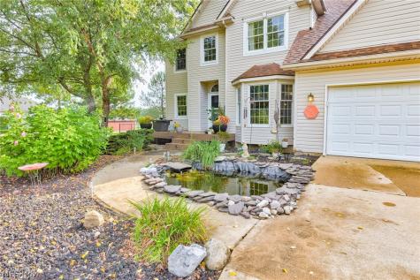 4456 Maplegrove Avenue Louisville OH 44641