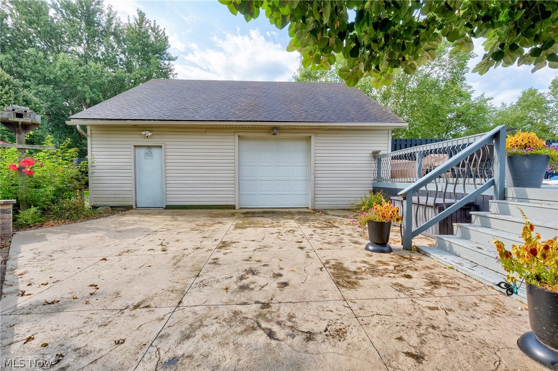 4456 Maplegrove Avenue Louisville OH 44641