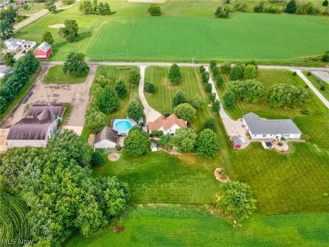 4456 Maplegrove Avenue Louisville OH 44641