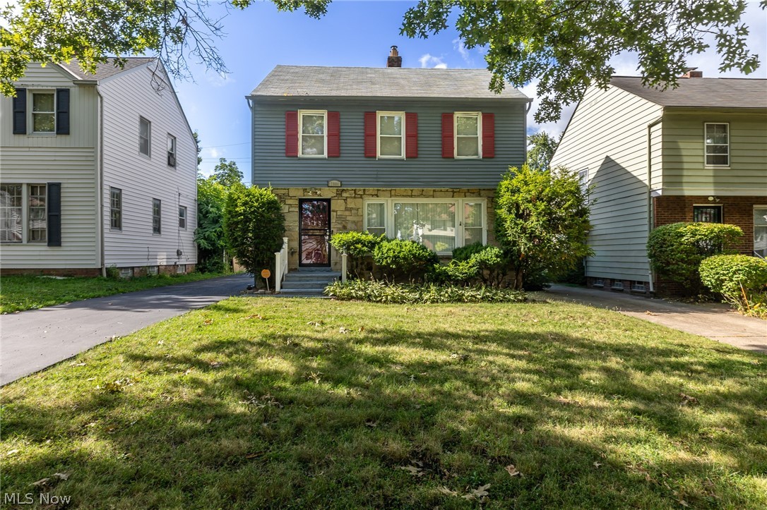 17004 Stockbridge Avenue Cleveland OH 44128