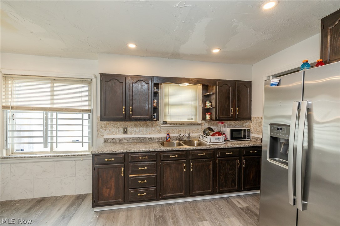 17004 Stockbridge Avenue Cleveland OH 44128