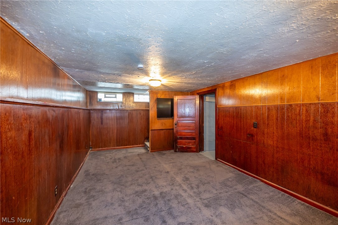 17004 Stockbridge Avenue Cleveland OH 44128