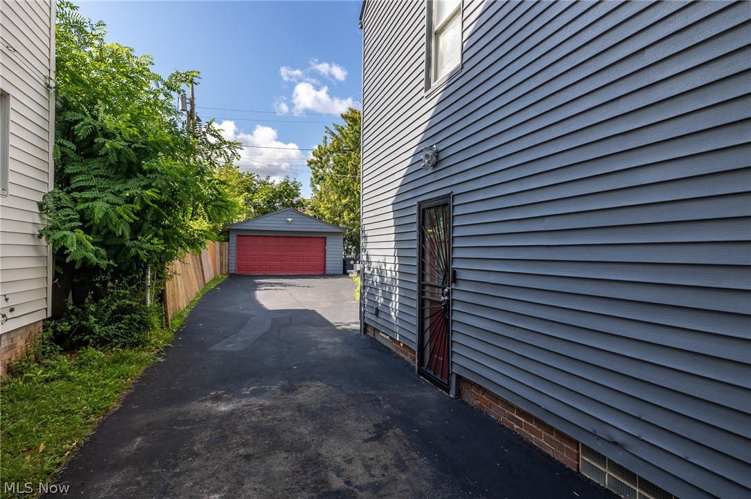 17004 Stockbridge Avenue Cleveland OH 44128