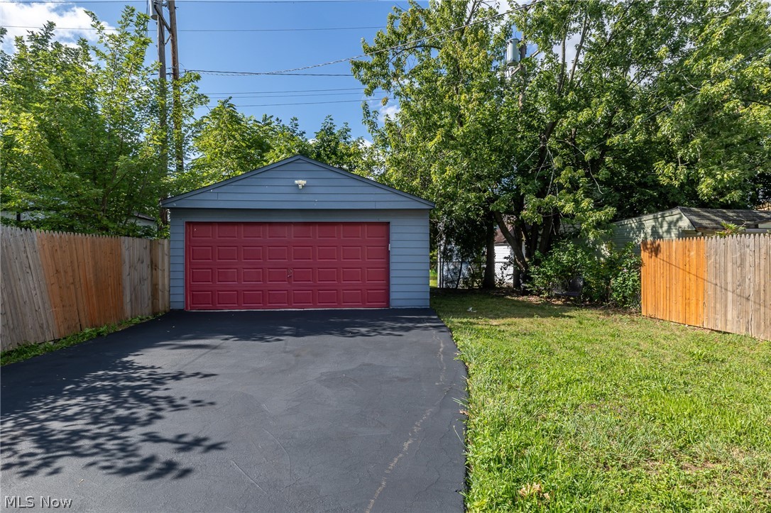 17004 Stockbridge Avenue Cleveland OH 44128