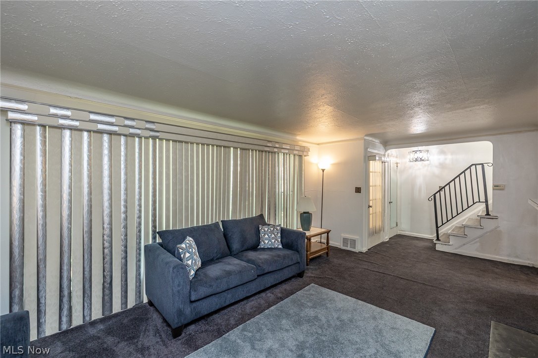 17004 Stockbridge Avenue Cleveland OH 44128