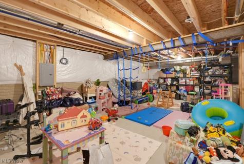 5283 Frederick Street Barberton OH 44203