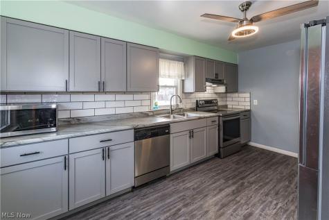 33 Pierce Avenue Cuyahoga Falls OH 44221