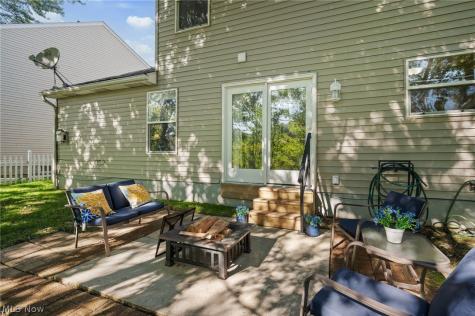 1138 Oxford Circle Akron OH 44312