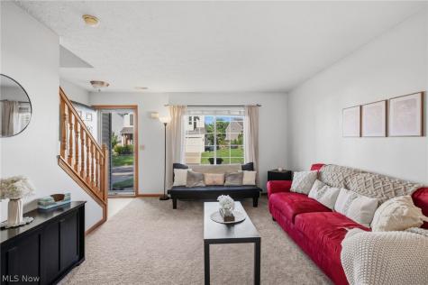1138 Oxford Circle Akron OH 44312
