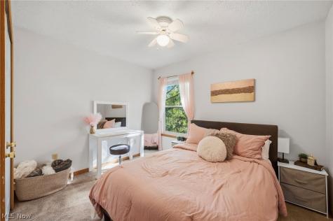 1138 Oxford Circle Akron OH 44312