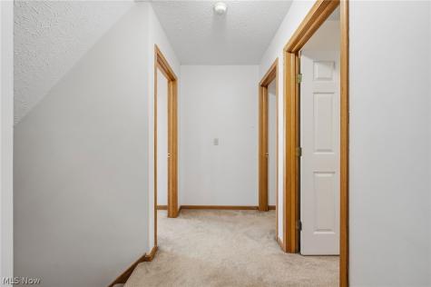 1138 Oxford Circle Akron OH 44312