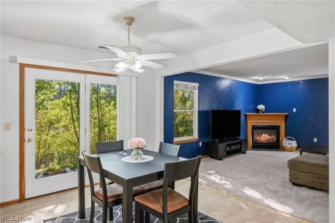 1138 Oxford Circle Akron OH 44312