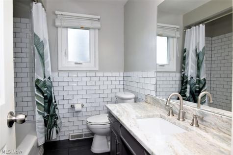 4949 Emmet Road Lyndhurst OH 44124