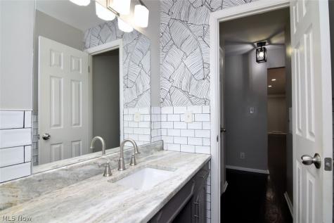 4949 Emmet Road Lyndhurst OH 44124