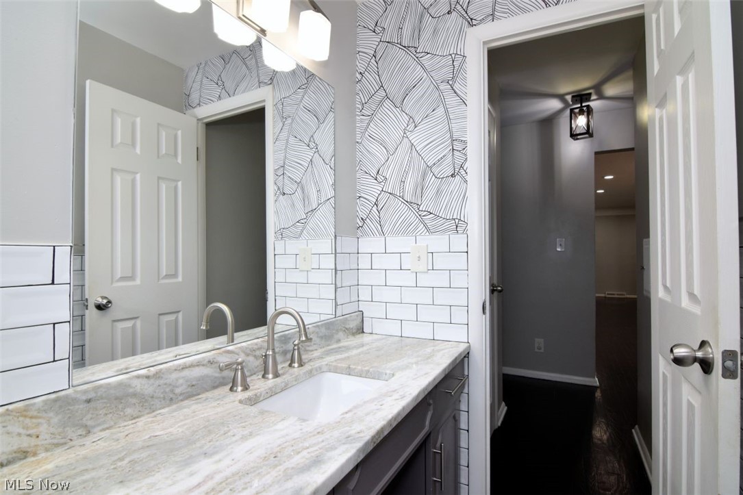 4949 Emmet Road Lyndhurst OH 44124