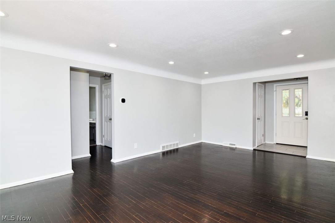 4949 Emmet Road Lyndhurst OH 44124