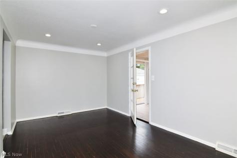 4949 Emmet Road Lyndhurst OH 44124