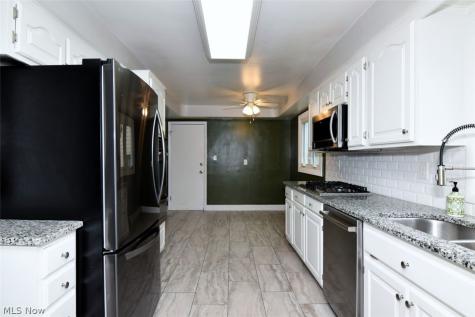 4949 Emmet Road Lyndhurst OH 44124