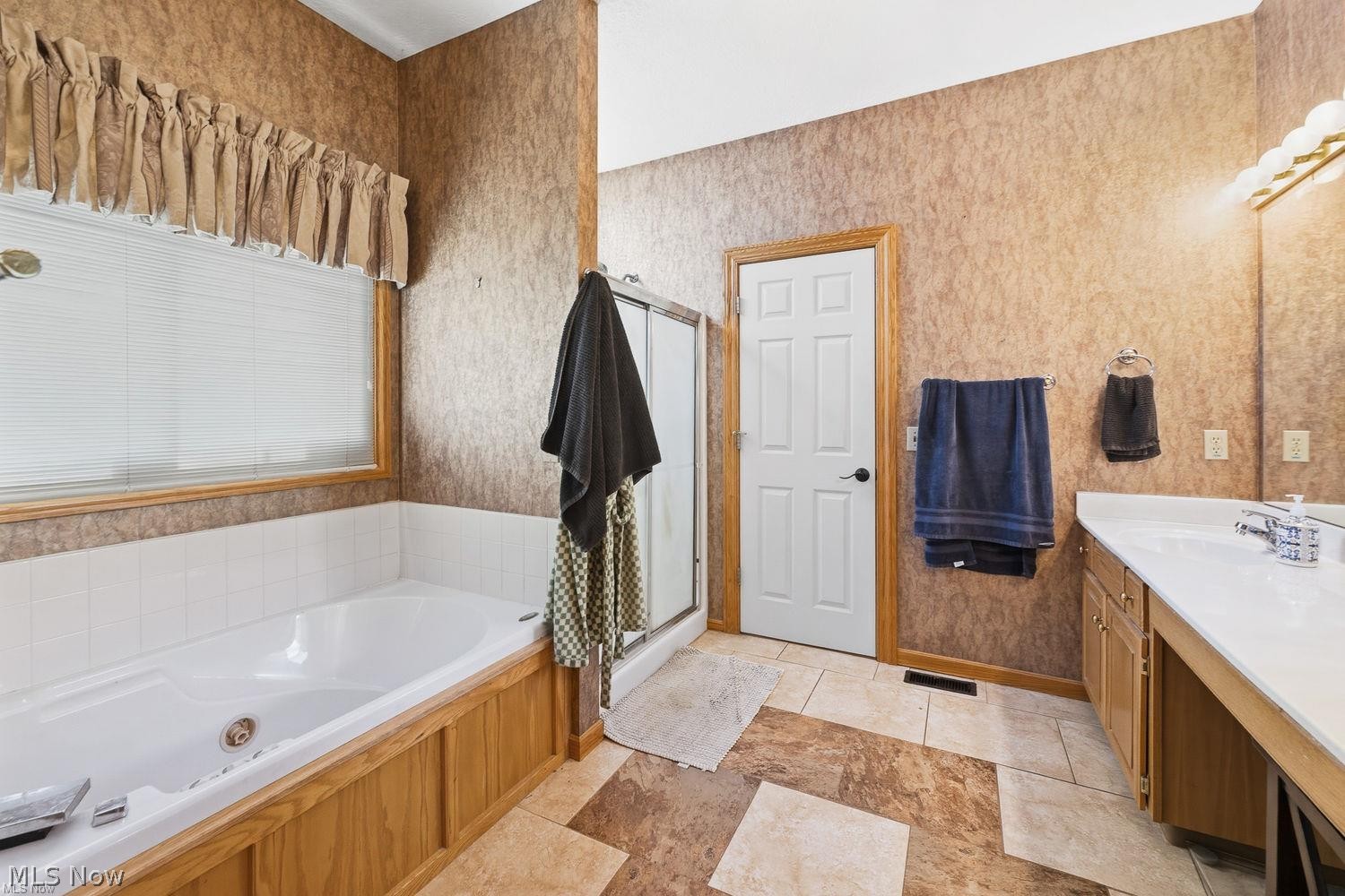 3790 Falcon Chase Street NW Uniontown OH 44685