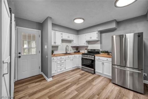 377 Morrison Avenue Cuyahoga Falls OH 44221