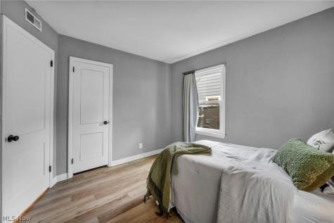 377 Morrison Avenue Cuyahoga Falls OH 44221