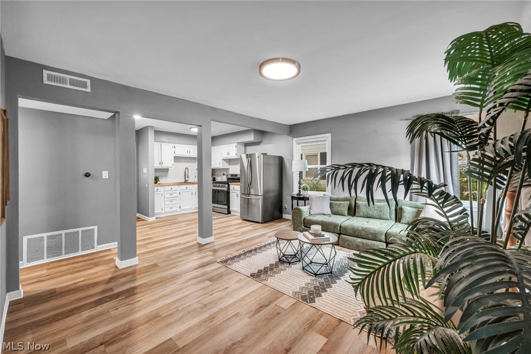 377 Morrison Avenue Cuyahoga Falls OH 44221