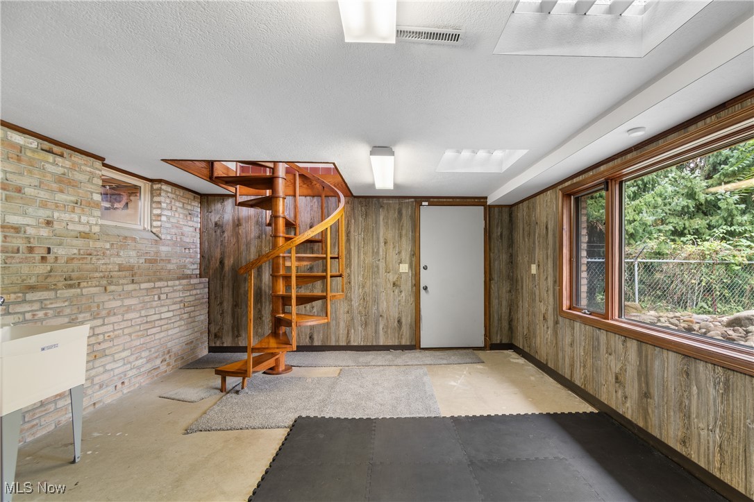 2317 Raintree Street NE Canton OH 44705