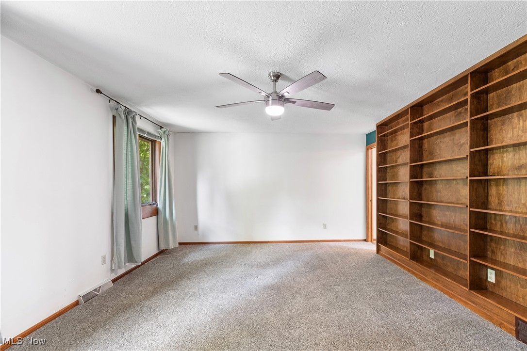 2317 Raintree Street NE Canton OH 44705
