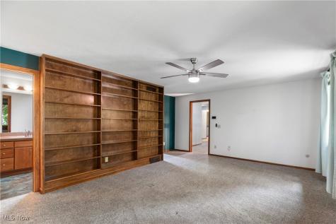2317 Raintree Street NE Canton OH 44705