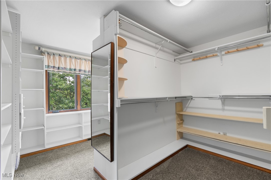 2317 Raintree Street NE Canton OH 44705