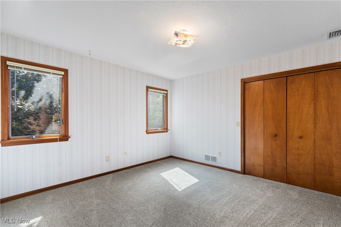 2317 Raintree Street NE Canton OH 44705