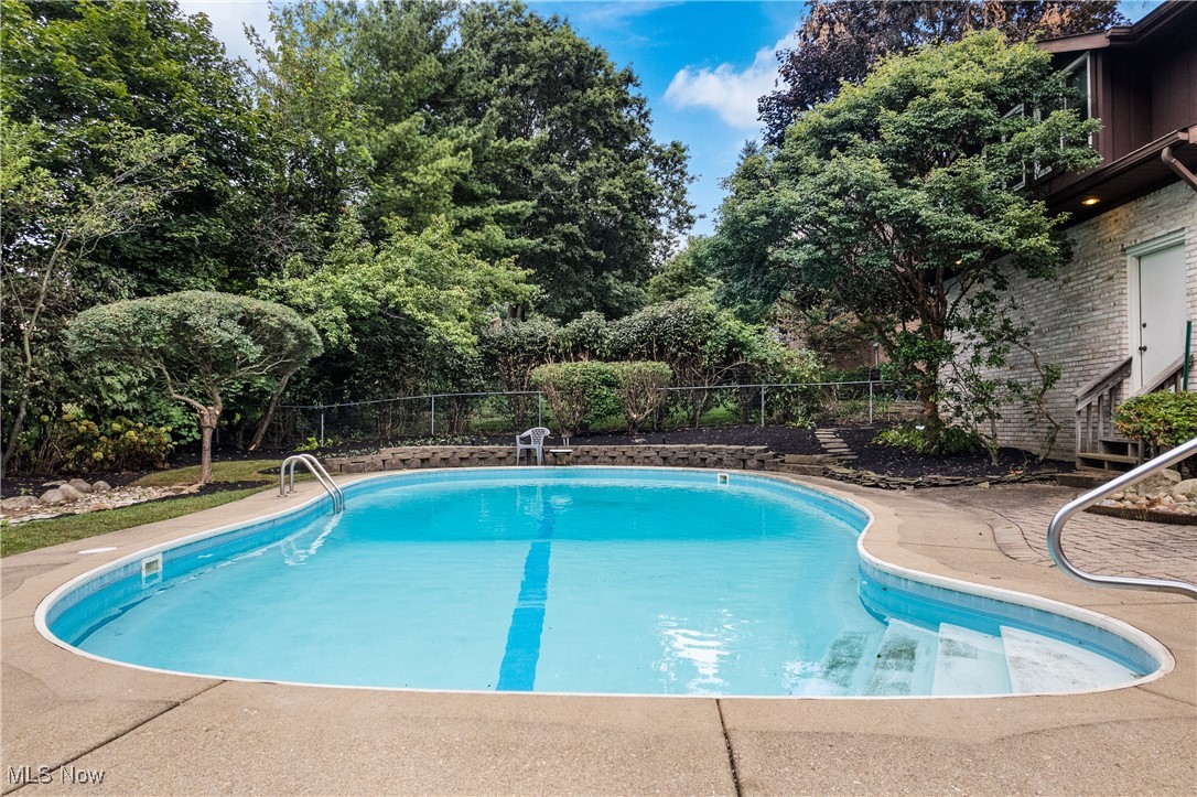 2317 Raintree Street NE Canton OH 44705