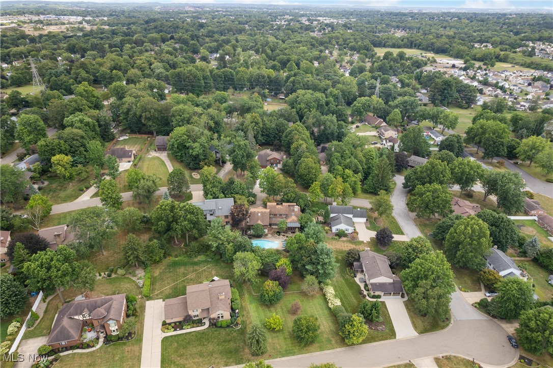 2317 Raintree Street NE Canton OH 44705