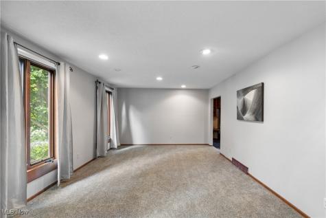2317 Raintree Street NE Canton OH 44705