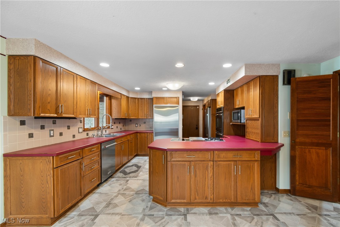 2317 Raintree Street NE Canton OH 44705