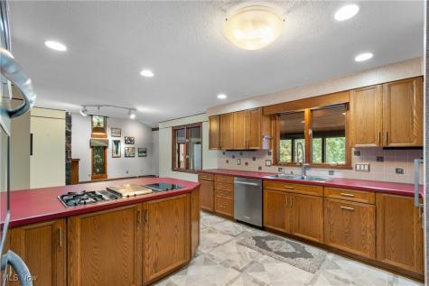2317 Raintree Street NE Canton OH 44705
