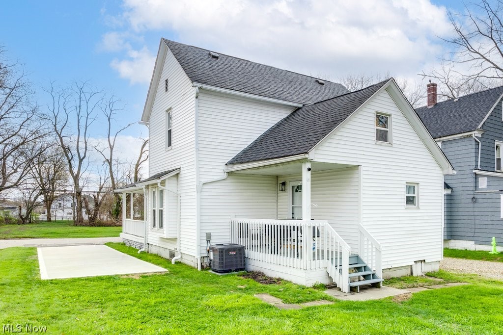 76 16th Street NW Barberton OH 44203