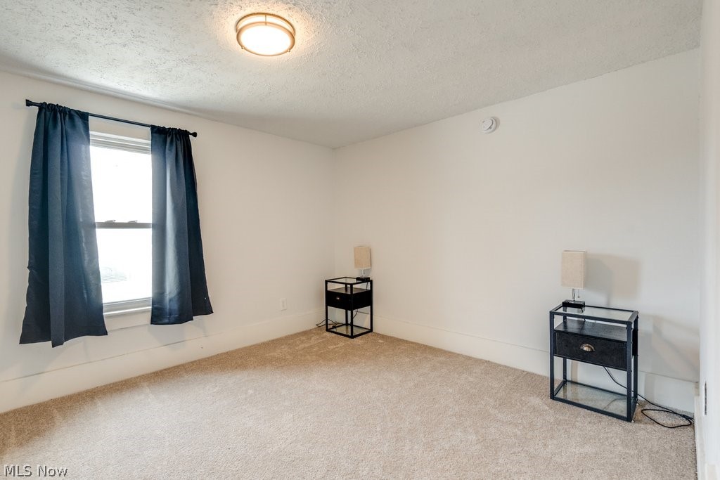 76 16th Street NW Barberton OH 44203