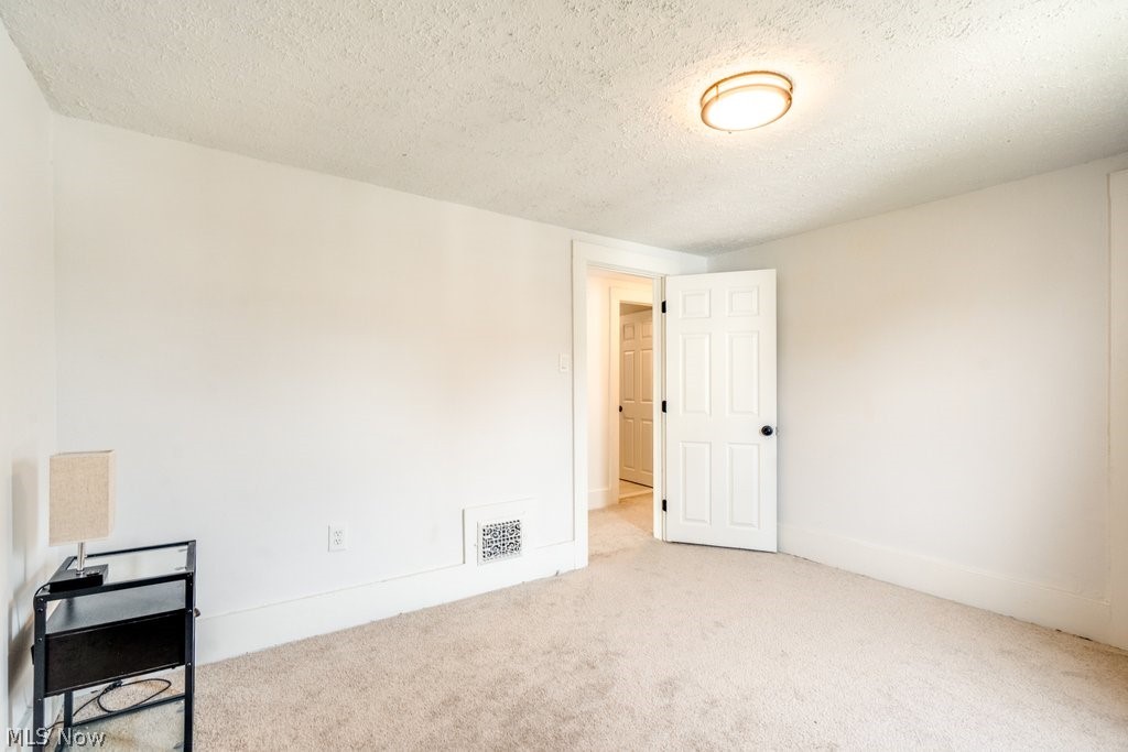 76 16th Street NW Barberton OH 44203