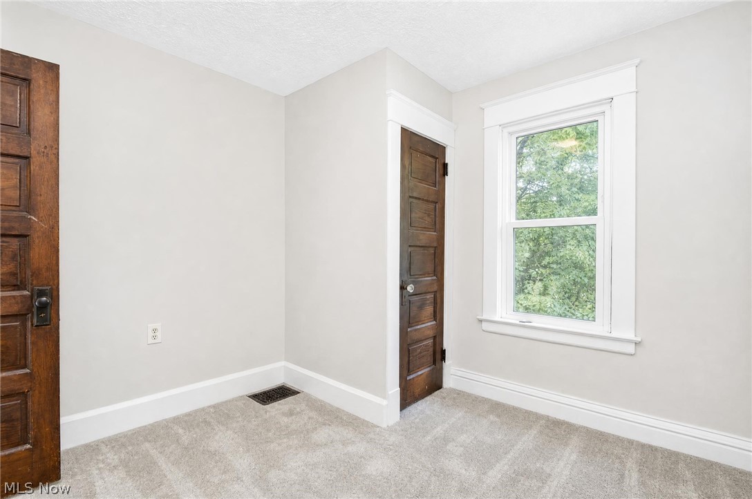 679 Main Street Conneaut OH 44030