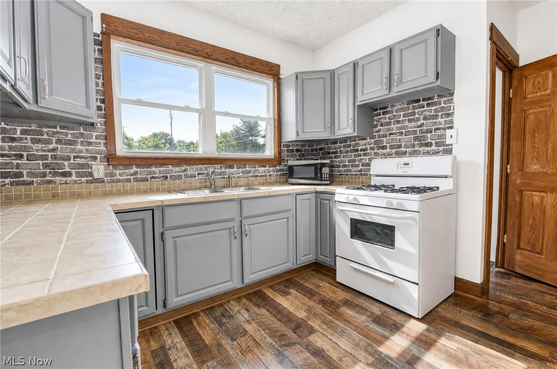 679 Main Street Conneaut OH 44030