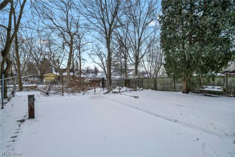 960 Whittier Avenue Akron OH 44320