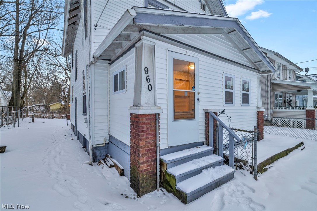 960 Whittier Avenue Akron OH 44320